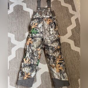 REALTREE Camouflage Edge Youth overall bibs size Medium
